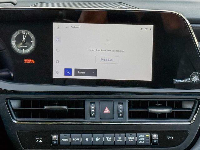 2025 Lexus ES 300h Unknown