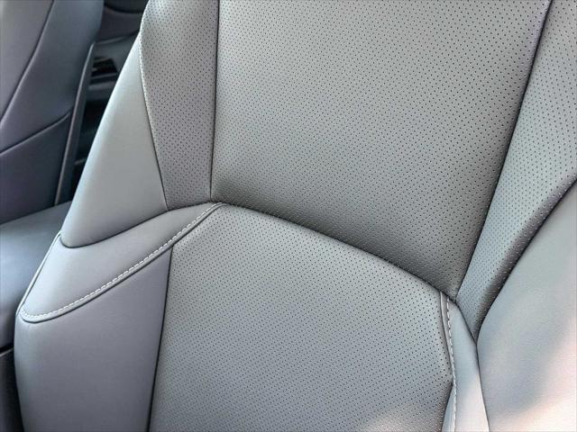 2025 Lexus ES 300h Unknown