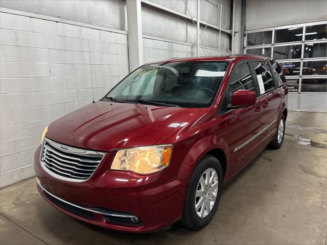 Used 2014 Chrysler Town & Country For Sale in Wilmington, OH