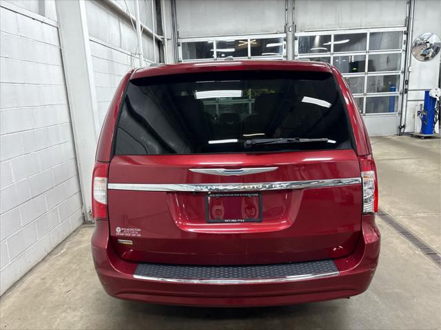 Used 2014 Chrysler Town & Country For Sale in Wilmington, OH