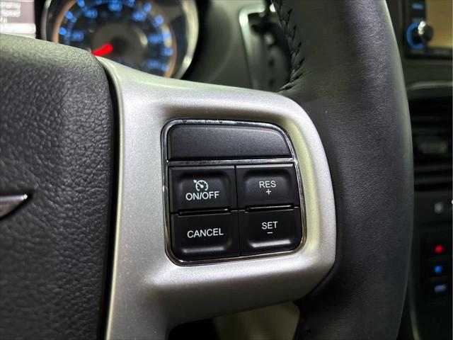 Used 2014 Chrysler Town & Country For Sale in Wilmington, OH