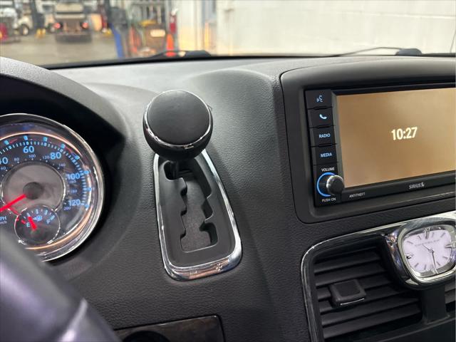 Used 2014 Chrysler Town & Country For Sale in Wilmington, OH