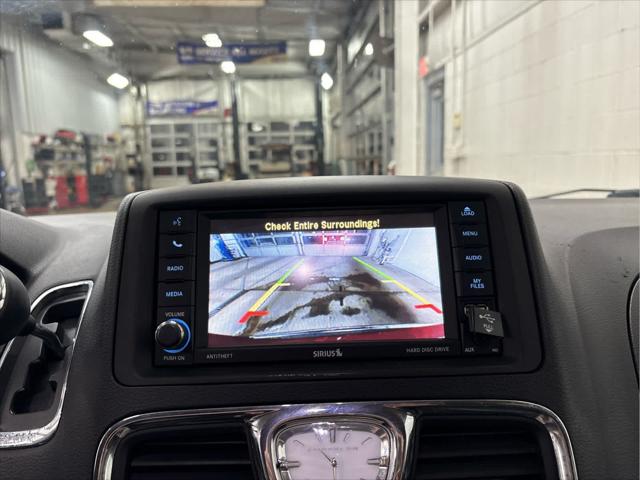 Used 2014 Chrysler Town & Country For Sale in Wilmington, OH