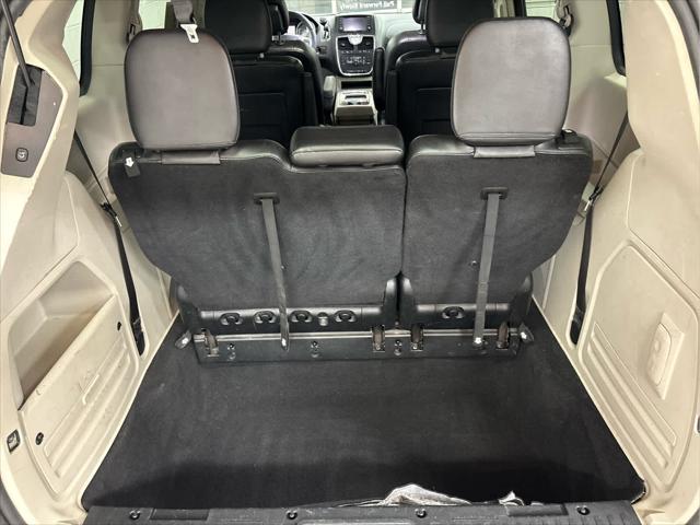 Used 2014 Chrysler Town & Country For Sale in Wilmington, OH