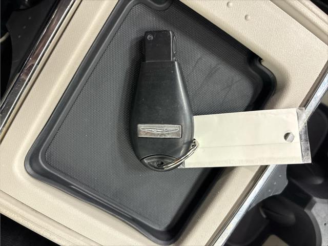 Used 2014 Chrysler Town & Country For Sale in Wilmington, OH