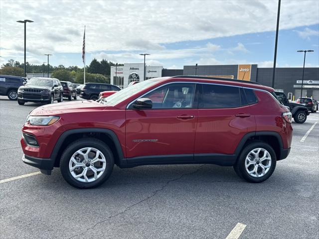 2025 Jeep Compass COMPASS LATITUDE 4X4