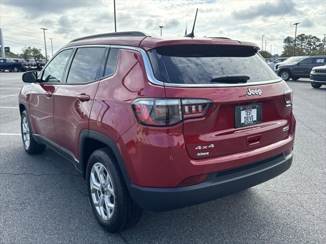 2025 Jeep Compass COMPASS LATITUDE 4X4
