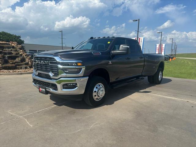 2025 RAM Ram 3500 RAM 3500 TRADESMAN CREW CAB 4X4 8 BOX
