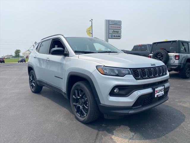 2025 Jeep Compass COMPASS LATITUDE 4X4