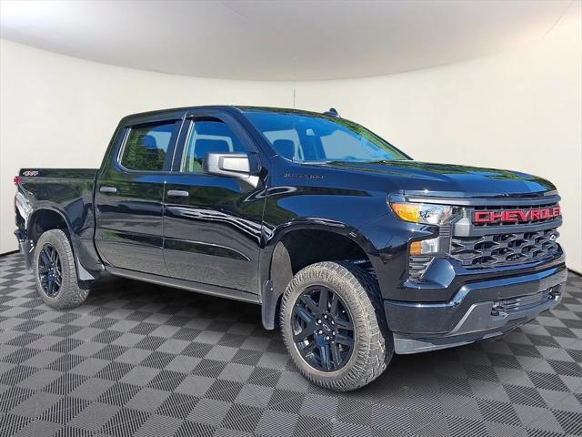 2023 Chevrolet Silverado 1500 4WD Crew Cab Short Bed Custom