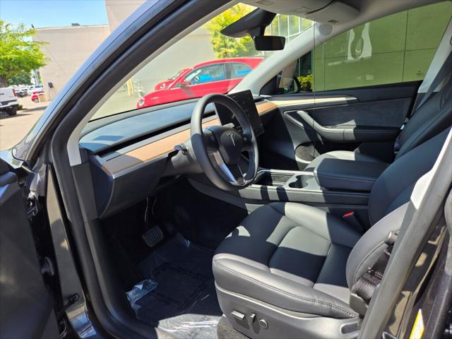 2024 Tesla Model Y Long Range Dual Motor All-Wheel Drive