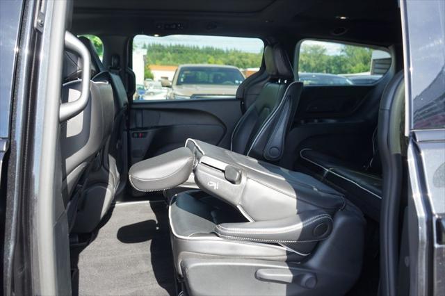 Used 2024 Chrysler Pacifica Hybrid For Sale in Bellingham, WA
