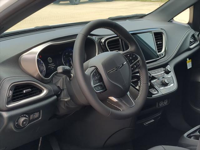 2025 Chrysler Pacifica PACIFICA SELECT