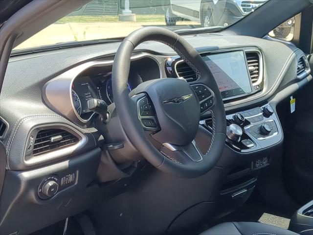 2025 Chrysler Pacifica PACIFICA SELECT