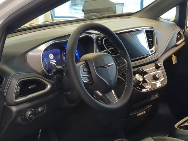 2025 Chrysler Pacifica PACIFICA SELECT