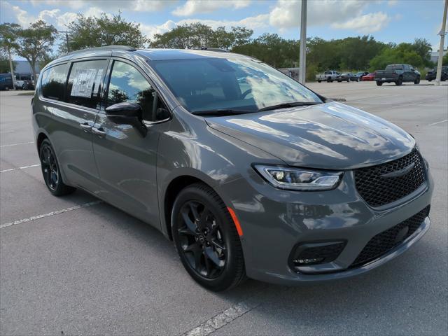 2025 Chrysler Pacifica PACIFICA LIMITED