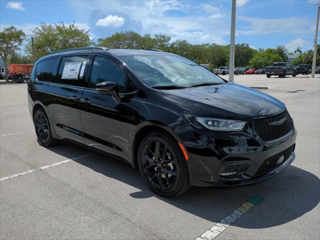 2025 Chrysler Pacifica PACIFICA LIMITED