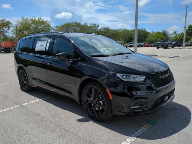 2025 Chrysler Pacifica PACIFICA LIMITED