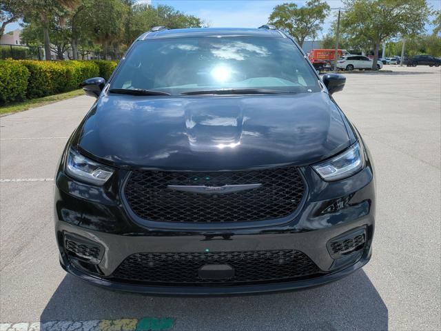 2025 Chrysler Pacifica PACIFICA LIMITED