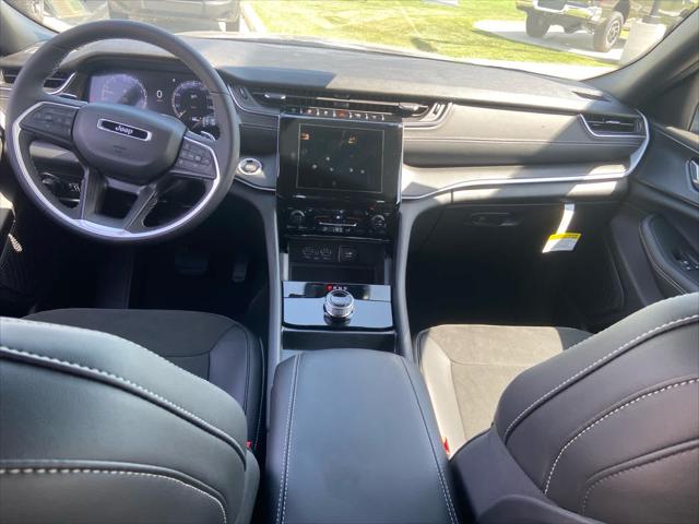 2025 Jeep Grand Cherokee L Altitude 4x4