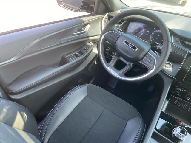 2025 Jeep Grand Cherokee L Altitude 4x4