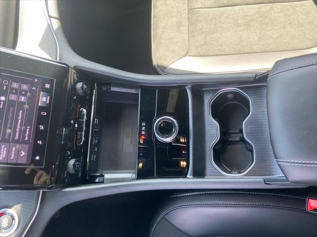 2025 Jeep Grand Cherokee L Altitude 4x4