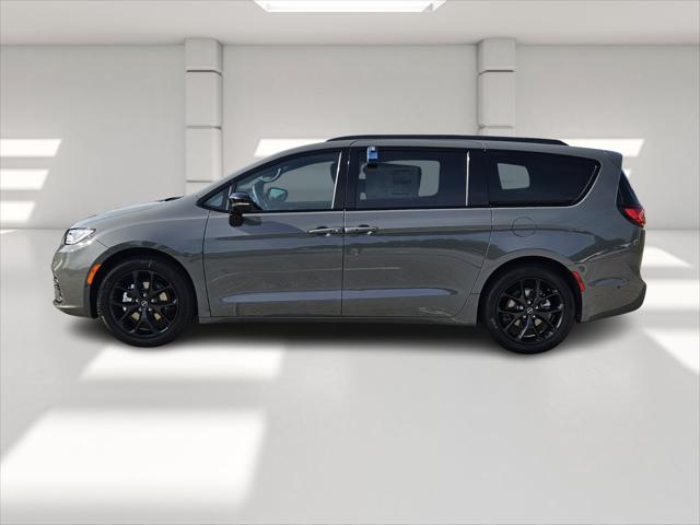 2025 Chrysler Pacifica PACIFICA LIMITED