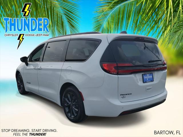 2025 Chrysler Pacifica PACIFICA SELECT