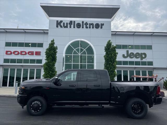 2025 RAM Ram 3500 RAM 3500 LARAMIE MEGA CAB 4X4 64 BOX