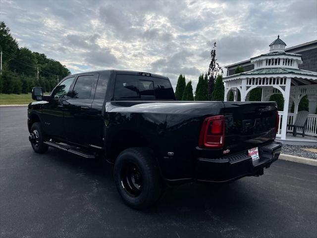 2025 RAM Ram 3500 RAM 3500 LARAMIE MEGA CAB 4X4 64 BOX