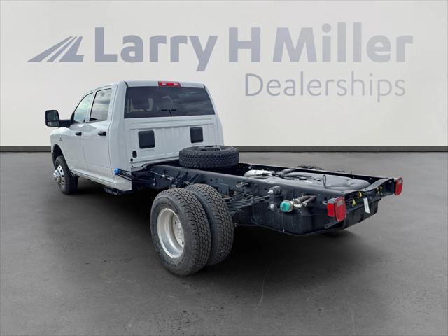 2025 RAM Ram 3500 Chassis Cab RAM 3500 TRADESMAN CREW CAB CHASSIS 4X4 60 CA