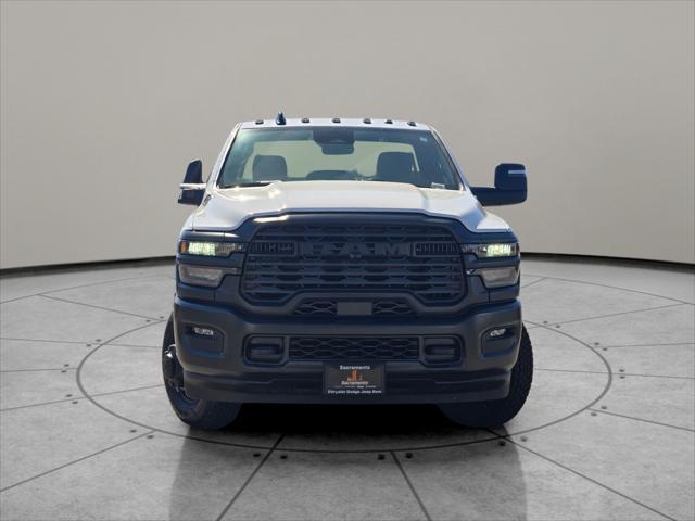 2025 RAM Ram 3500 Chassis Cab RAM 3500 TRADESMAN CHASSIS REGULAR CAB 4X4 84 CA 2025 RAM Ram 3500 Chassis Cab RAM 3500 TRADESMAN CHASSIS REGULAR CAB 4X4 84 CA