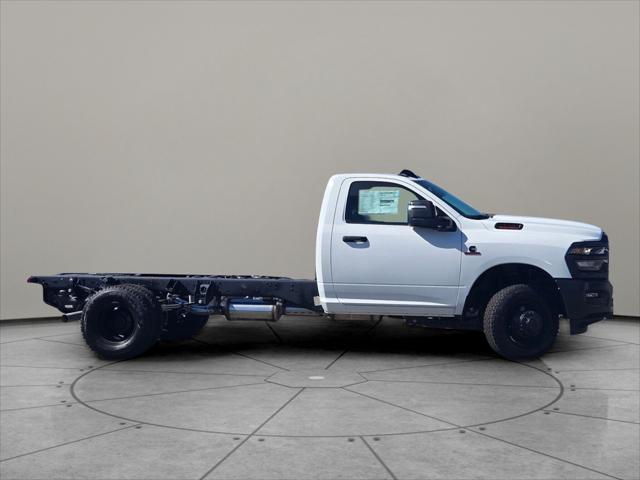 2025 RAM Ram 3500 Chassis Cab RAM 3500 TRADESMAN CHASSIS REGULAR CAB 4X4 84 CA 2025 RAM Ram 3500 Chassis Cab RAM 3500 TRADESMAN CHASSIS REGULAR CAB 4X4 84 CA
