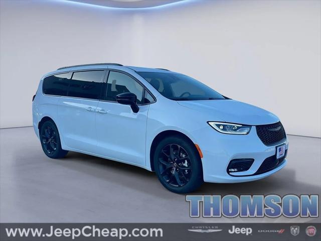 2025 Chrysler Pacifica PACIFICA LIMITED