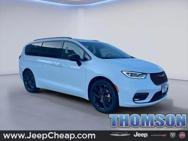 2025 Chrysler Pacifica PACIFICA LIMITED