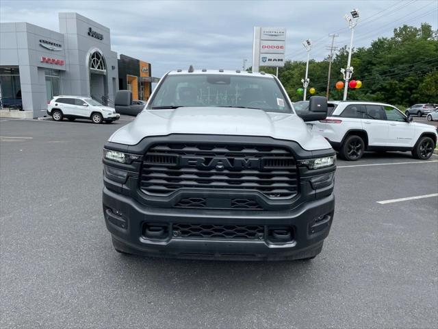 2025 RAM Ram 3500 Chassis Cab RAM 3500 TRADESMAN CHASSIS REGULAR CAB 4X4 84 CA 2025 RAM Ram 3500 Chassis Cab RAM 3500 TRADESMAN CHASSIS REGULAR CAB 4X4 84 CA