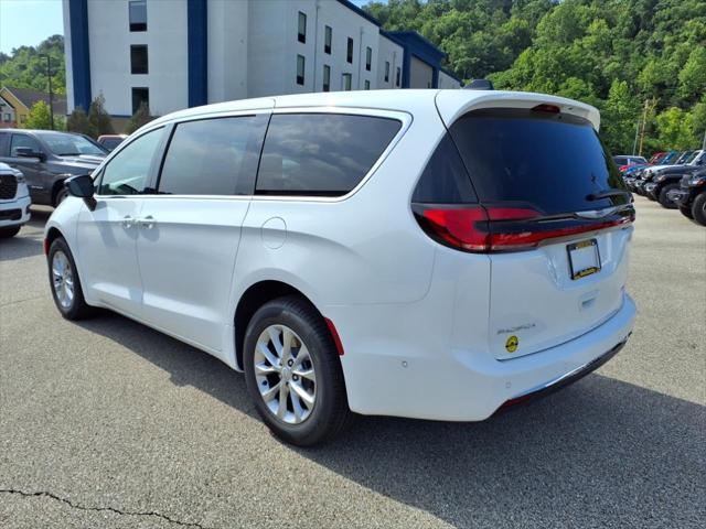 2025 Chrysler Pacifica PACIFICA SELECT AWD