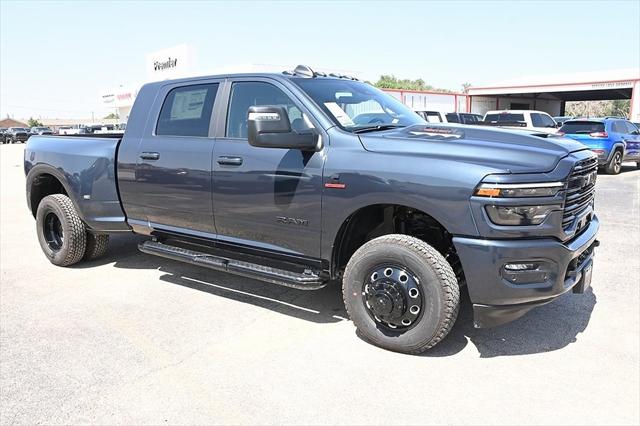 2025 RAM Ram 3500 RAM 3500 LARAMIE MEGA CAB 4X4 64 BOX