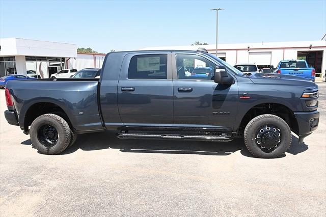2025 RAM Ram 3500 RAM 3500 LARAMIE MEGA CAB 4X4 64 BOX