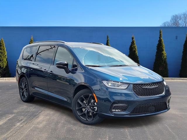 2025 Chrysler Pacifica PACIFICA LIMITED