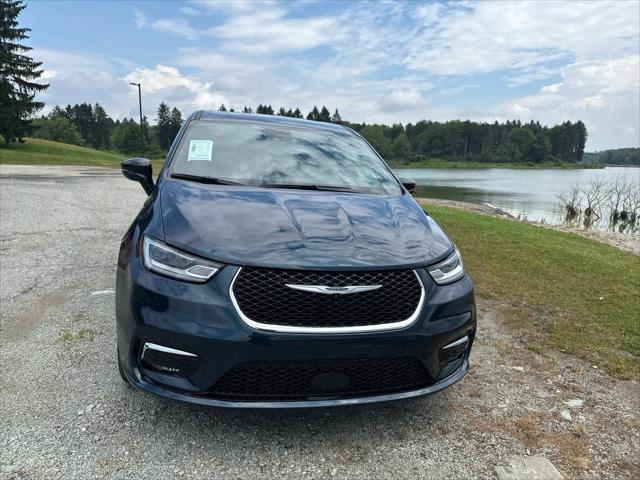 2025 Chrysler Pacifica PACIFICA SELECT AWD