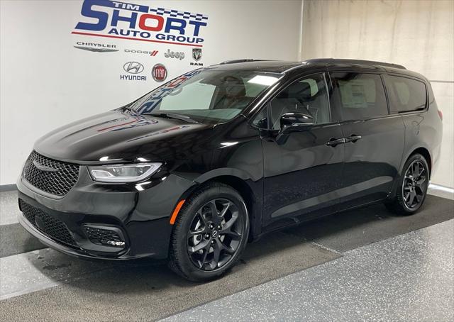 2025 Chrysler Pacifica PACIFICA LIMITED