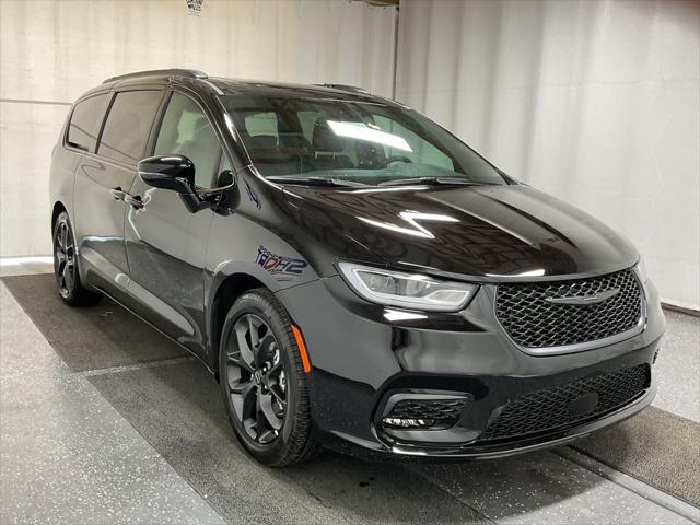 2025 Chrysler Pacifica PACIFICA LIMITED