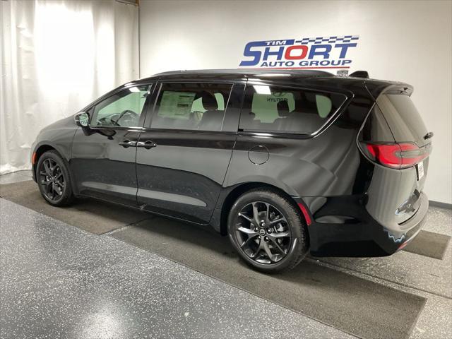 2025 Chrysler Pacifica PACIFICA LIMITED