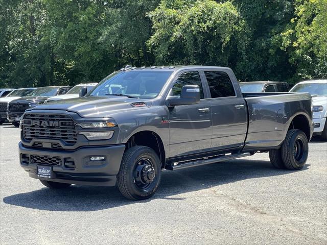 2025 RAM Ram 3500 RAM 3500 TRADESMAN CREW CAB 4X4 8 BOX