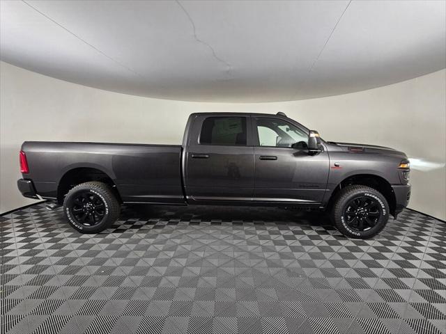 2025 RAM Ram 3500 RAM 3500 BIG HORN CREW CAB 4X4 8 BOX 2025 RAM Ram 3500 RAM 3500 BIG HORN CREW CAB 4X4 8 BOX
