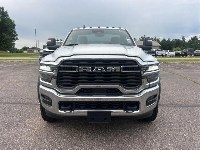 2025 RAM Ram 5500 Chassis Cab RAM 5500 TRADESMAN CHASSIS REGULAR CAB 4X4 84 CA 2025 RAM Ram 5500 Chassis Cab RAM 5500 TRADESMAN CHASSIS REGULAR CAB 4X4 84 CA