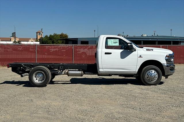 2025 RAM Ram 3500 Chassis Cab RAM 3500 TRADESMAN CHASSIS REGULAR CAB 4X4 84 CA