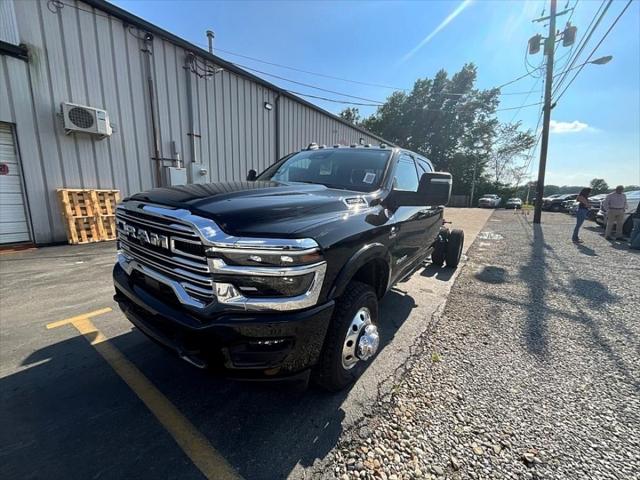 2025 RAM Ram 3500 Chassis Cab RAM 3500 BIG HORN CREW CAB CHASSIS 4X4 60 CA