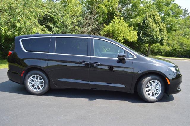 2025 Chrysler Voyager VOYAGER LX